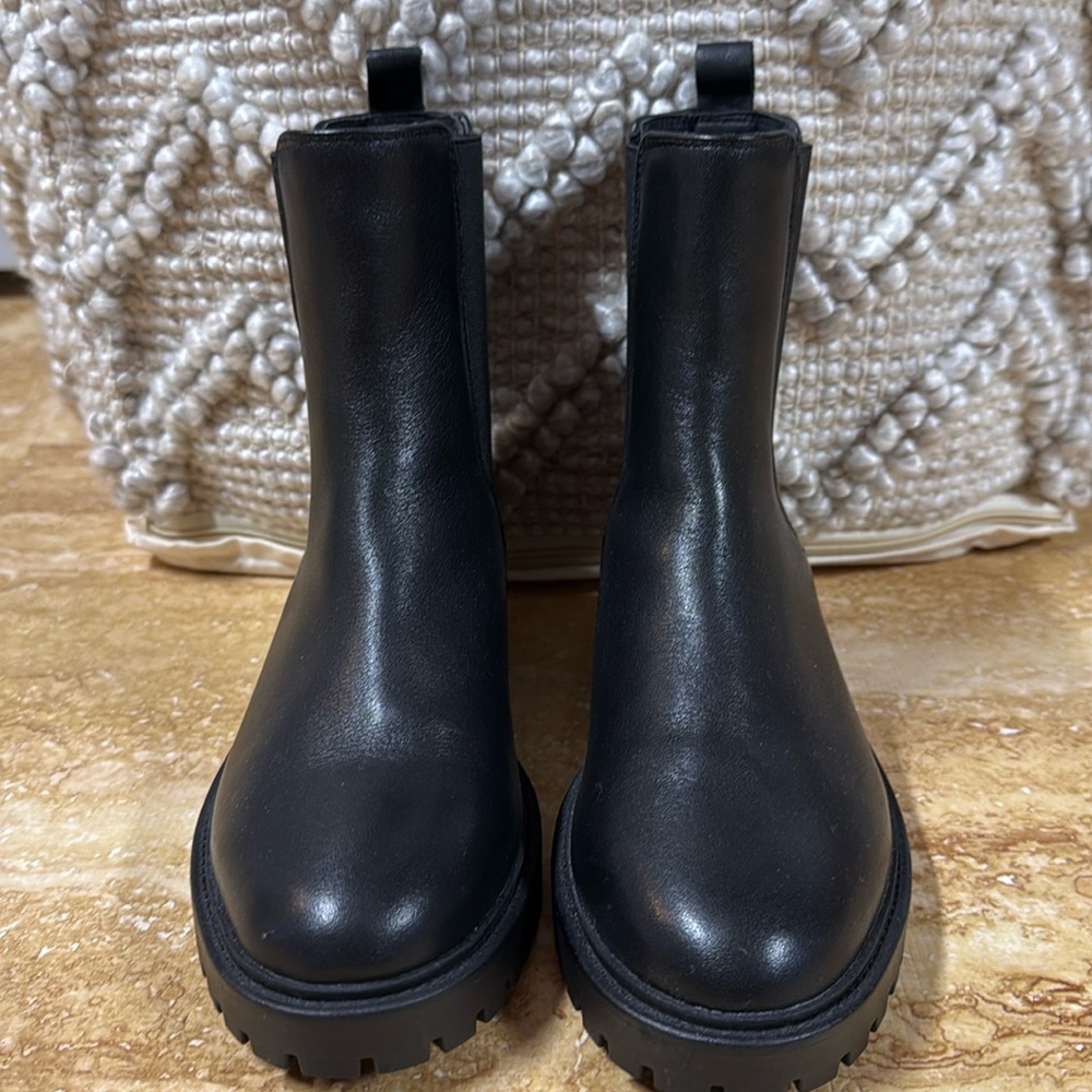 Banana Republic Chelsea Lug boot - vegan leather NWOT